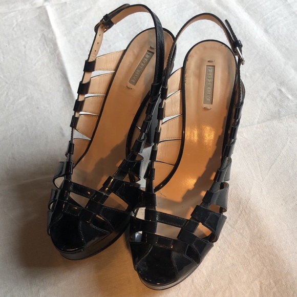 Giorgio Armani Patent leather shoes. Worn 2X. Size 8 - Picture 2 of 4